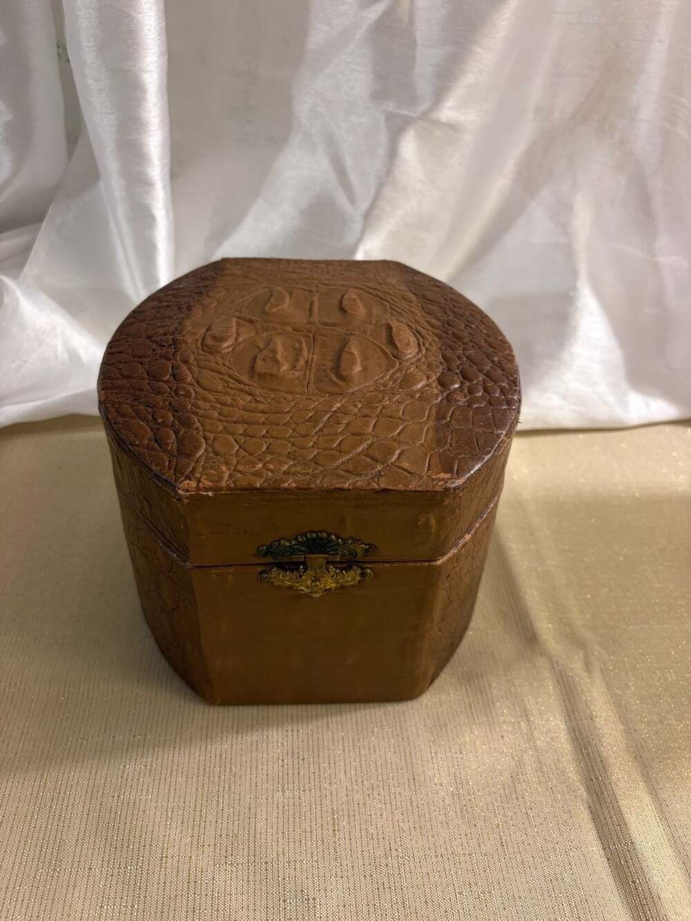 Vintage Octagonal Faux Leather Alligator Embossed Vanity Box